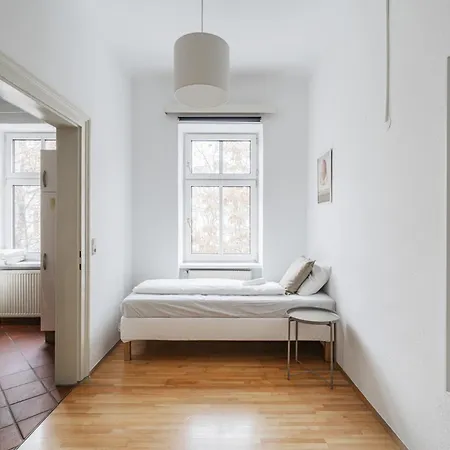 Urban Living - 18th District Hotel apartamentowy *