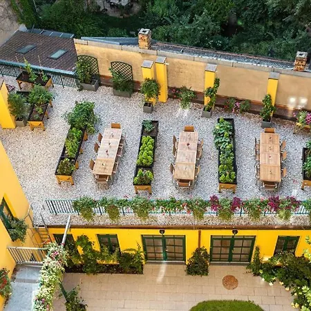 Augarten Apartment *