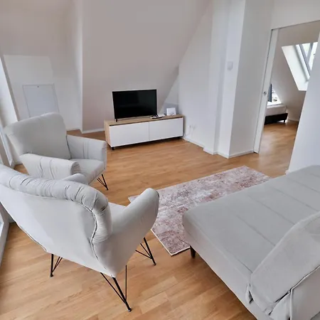 Lotus Apartment *