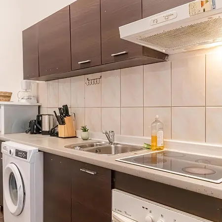 Apartment Modern Living 1br In Centeral Location