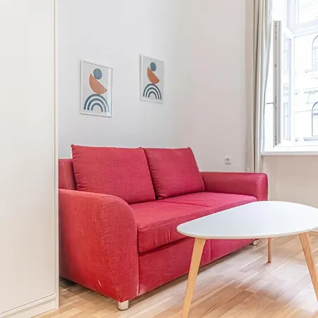 Apartment Modern Living 1br In Centeral Location *