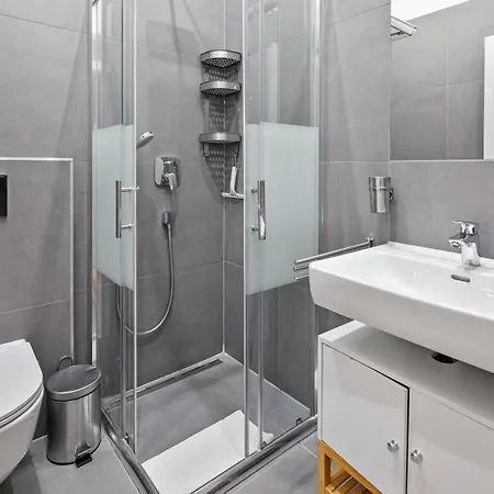 Apartment 522 Mbits Wifi Air Con Free Parking