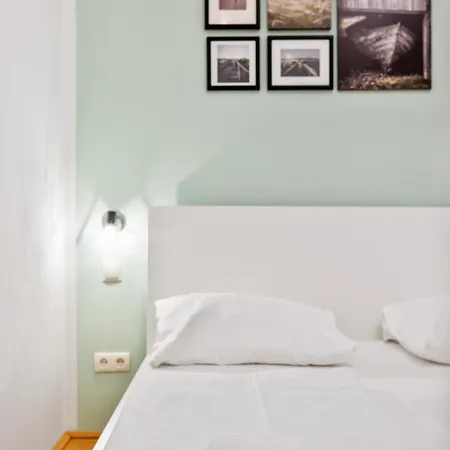 522 Mbits Wifi Air Con Free Parking Apartment *