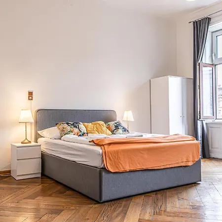 Two Charming Near Volksoper And Akh Apartment Vienna