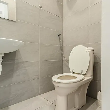 Apartment Two Charming Near Volksoper And Akh *