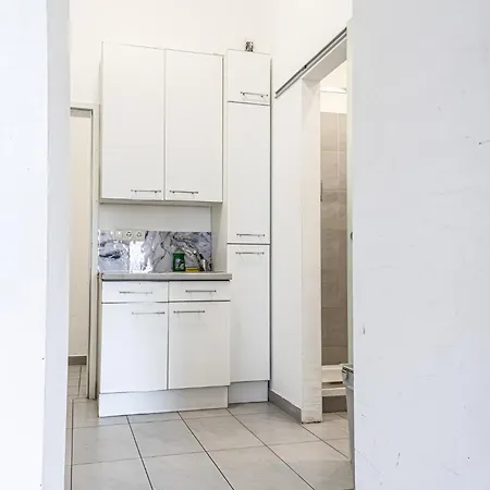 Two Charming Near Volksoper And Akh Apartment