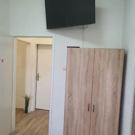 Apartment Massive 6br Apt. Near Millenium For Big Groups Vienna