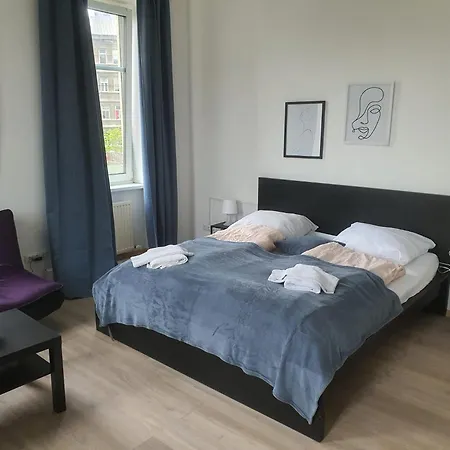 Massive 6br Apt. Near Millenium For Big Groups
