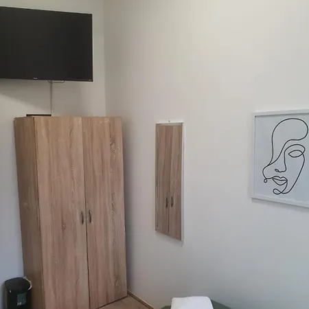 Massive 6br Apt. Near Millenium For Big Groups Apartment