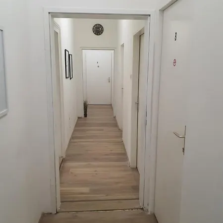 Apartment Massive 6br Apt. Near Millenium For Big Groups