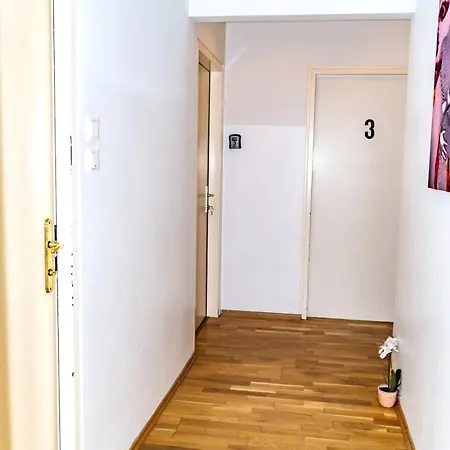Homestay Spacious 5 Minutes To Wiener Stadthalle