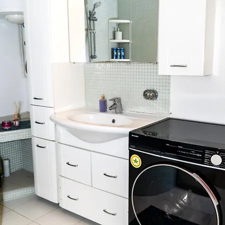 Spacious 5 Minutes To Wiener Stadthalle Homestay *