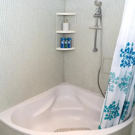 Homestay Spacious 5 Minutes To Wiener Stadthalle *