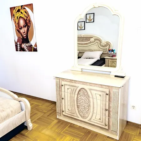Homestay Spacious 5 Minutes To Wiener Stadthalle *