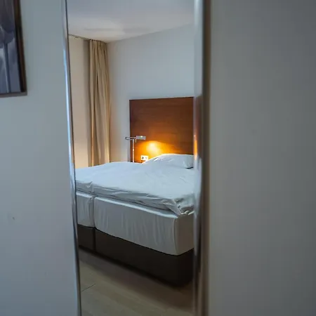 Eqbase Apartment *
