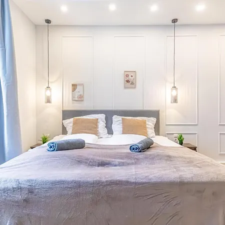 Multiple And At The Heart Of Apartment *