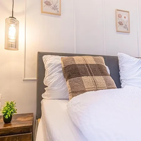 Apartment Multiple And At The Heart Of *