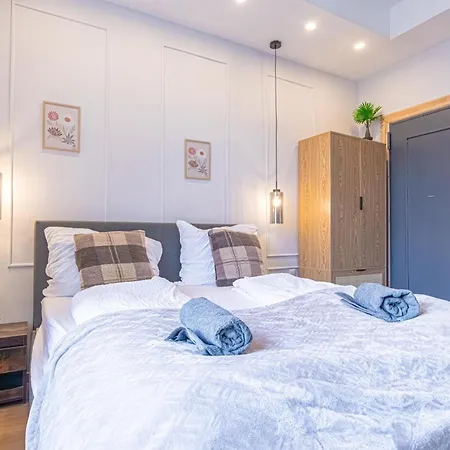 Apartment Multiple And At The Heart Of *