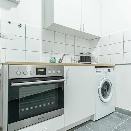 Lovely 1br In Prime Location Of * Vienna