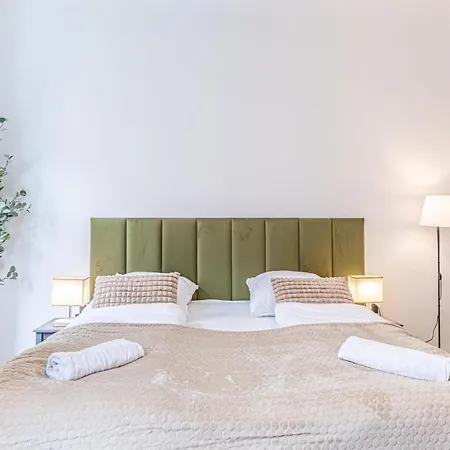 Lovely 1br In Prime Location Of Apartment *
