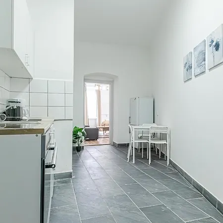 Lovely 1br In Prime Location Of Apartment *