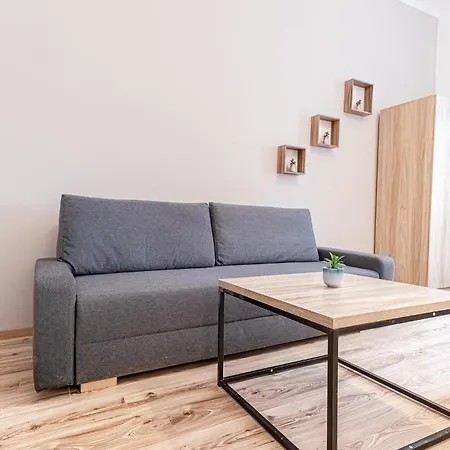 Apartment Lovely 1br In Prime Location Of *