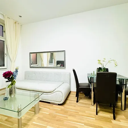 Chic For 5p, 12-min Walk To Augarten Viena