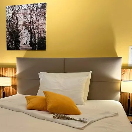 Henriette Stadthotel Hotel 4*