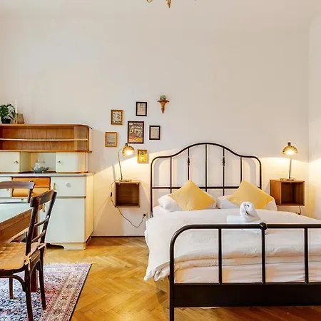 Apartament In Quiet Location Near Center