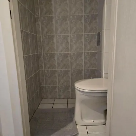 Apartment Your Away From - Relax & Feel Good!