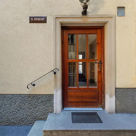 Stadt Vor Der Tuere Und Dennoch Ruhig Gelegen Apartment