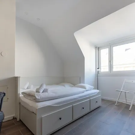 Stadt Vor Der Tuere Und Dennoch Ruhig Gelegen * Vienna
