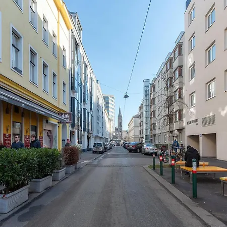 Ruhig Und Zentral Am Brunnenmarkt, Nur 15 Minuten Ins Zentrum Vienna