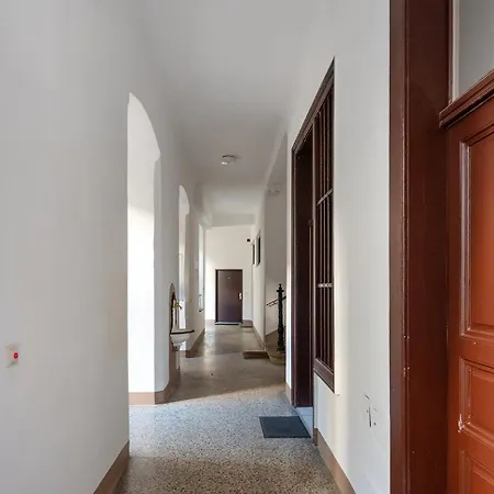 Apartment Ruhig Und Zentral Am Brunnenmarkt, Nur 15 Minuten Ins Zentrum