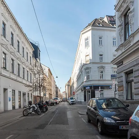 Ruhig Und Zentral Am Brunnenmarkt, Nur 15 Minuten Ins Zentrum Apartment *