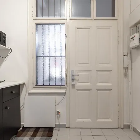 Ruhig Und Zentral Am Brunnenmarkt, Nur 15 Minuten Ins Zentrum Apartment