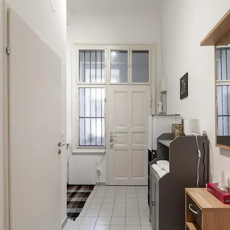 Ruhig Und Zentral Am Brunnenmarkt, Nur 15 Minuten Ins Zentrum Apartment *