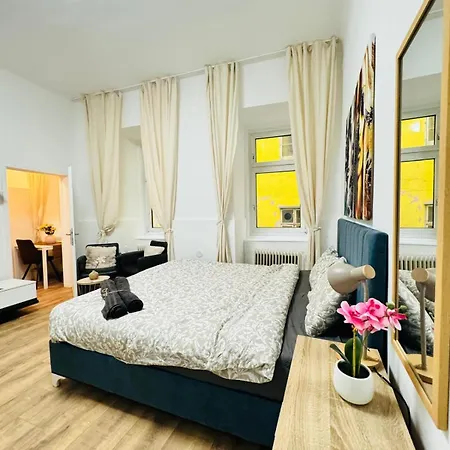 Comfortable 5br Shared 10 Minute Walk To Matzleinsdorfer Platz *