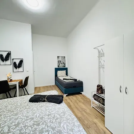 Comfortable 5br Shared 10 Minute Walk To Matzleinsdorfer Platz *