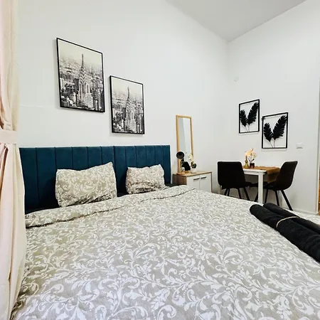 Comfortable 5br Shared 10 Minute Walk To Matzleinsdorfer Platz Vienna