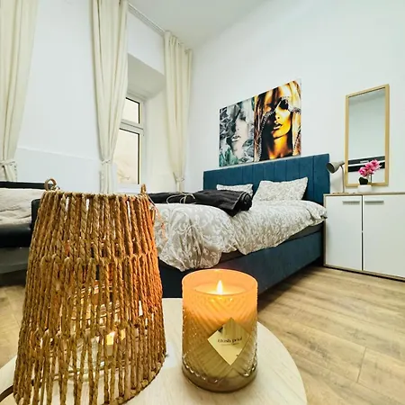 Comfortable 5br Shared 10 Minute Walk To Matzleinsdorfer Platz * Vienna