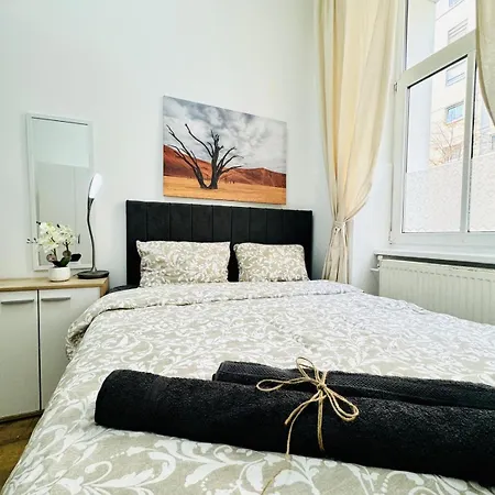 Comfortable 5br Shared 10 Minute Walk To Matzleinsdorfer Platz Vienna