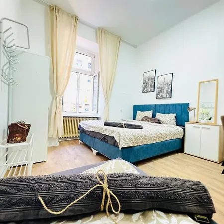 Comfortable 5br Shared 10 Minute Walk To Matzleinsdorfer Platz