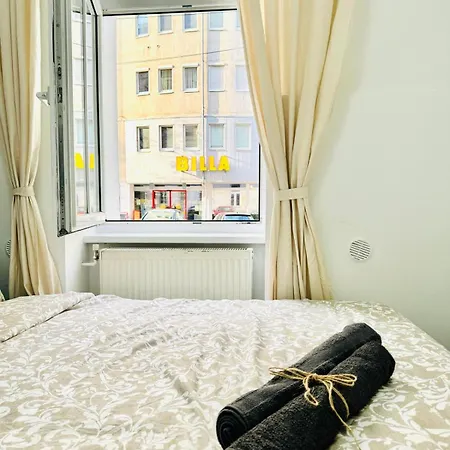 Comfortable 5br Shared 10 Minute Walk To Matzleinsdorfer Platz Apartment Vienna