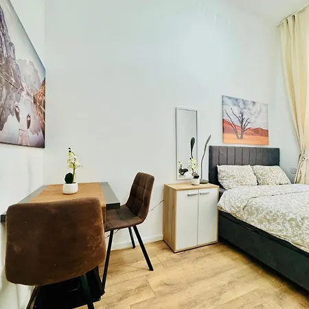 Comfortable 5br Shared 10 Minute Walk To Matzleinsdorfer Platz Apartment Vienna
