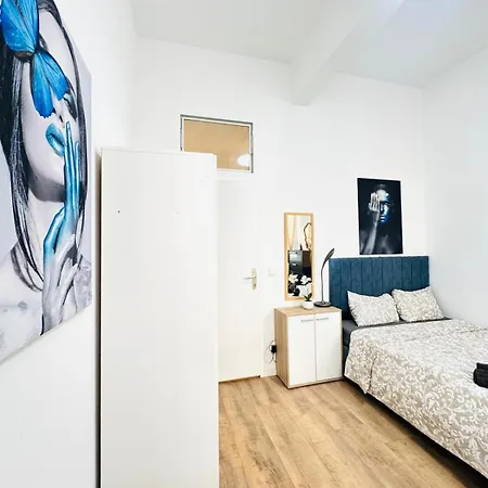 Apartment Comfortable 5br Shared 10 Minute Walk To Matzleinsdorfer Platz *