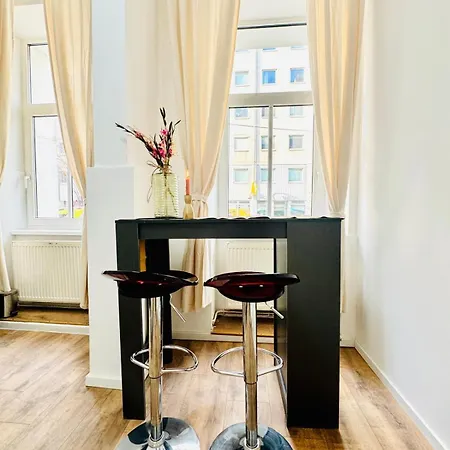 Comfortable 5br Shared 10 Minute Walk To Matzleinsdorfer Platz Apartment Vienna