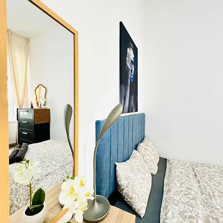 Comfortable 5br Shared 10 Minute Walk To Matzleinsdorfer Platz * Vienna