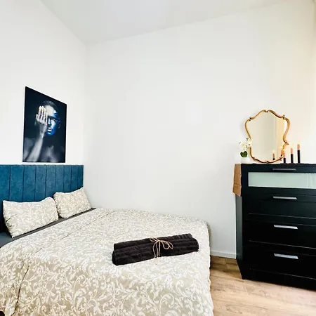 Comfortable 5br Shared 10 Minute Walk To Matzleinsdorfer Platz Apartment Vienna