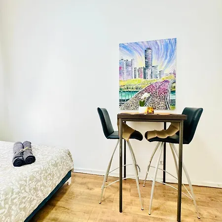 Comfortable 5br Shared 10 Minute Walk To Matzleinsdorfer Platz